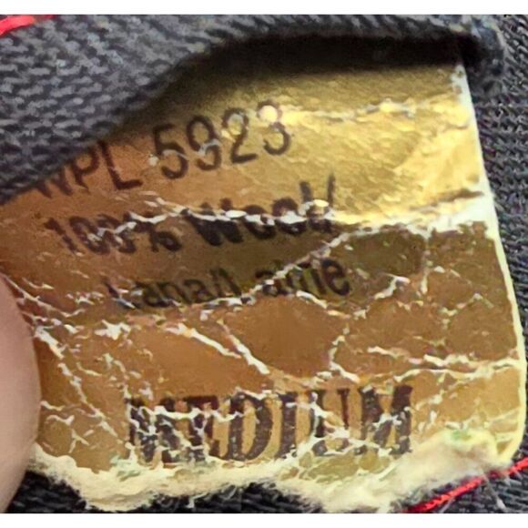 Vintage Broner Black Wool Beret Hat With Fuzzy Texture & Cozy Fit made in USA - Picture 10 of 10